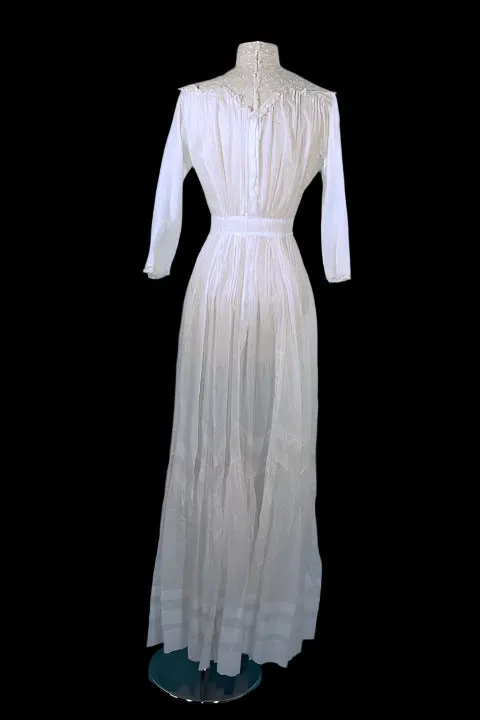 Antique 1900's Edwardian White Cotton Lace Victorian Lawn Dress, Vintage Wedding Dress XS