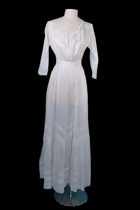 Antique 1900's Edwardian White Cotton Lace Victorian Lawn Dress, Vintage Wedding Dress XS