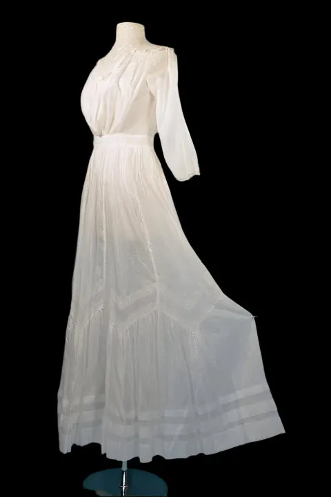 Antique 1900's Edwardian White Cotton Lace Victorian Lawn Dress, Vintage Wedding Dress XS