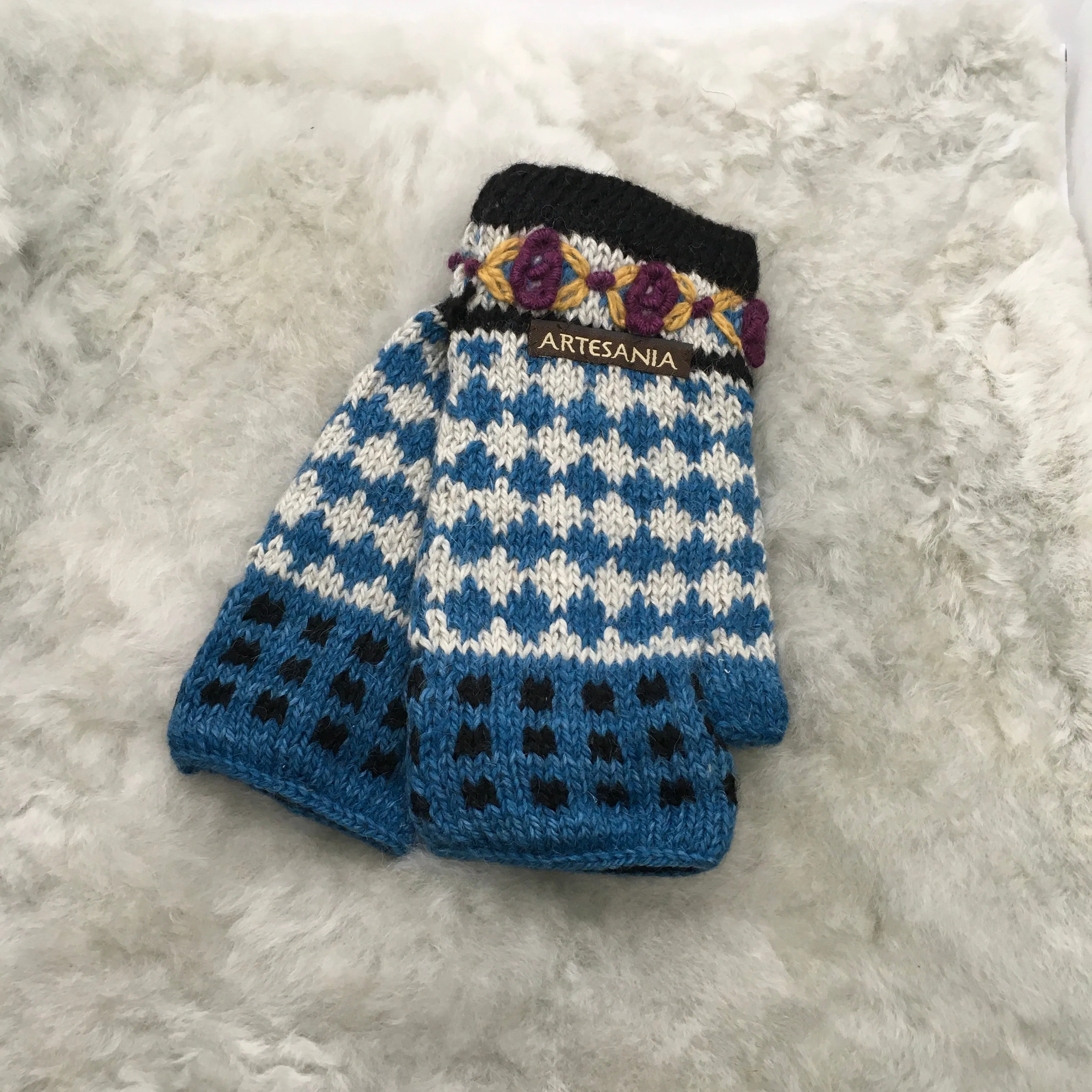 Festival Alpaca Gauntlets (Color Options)