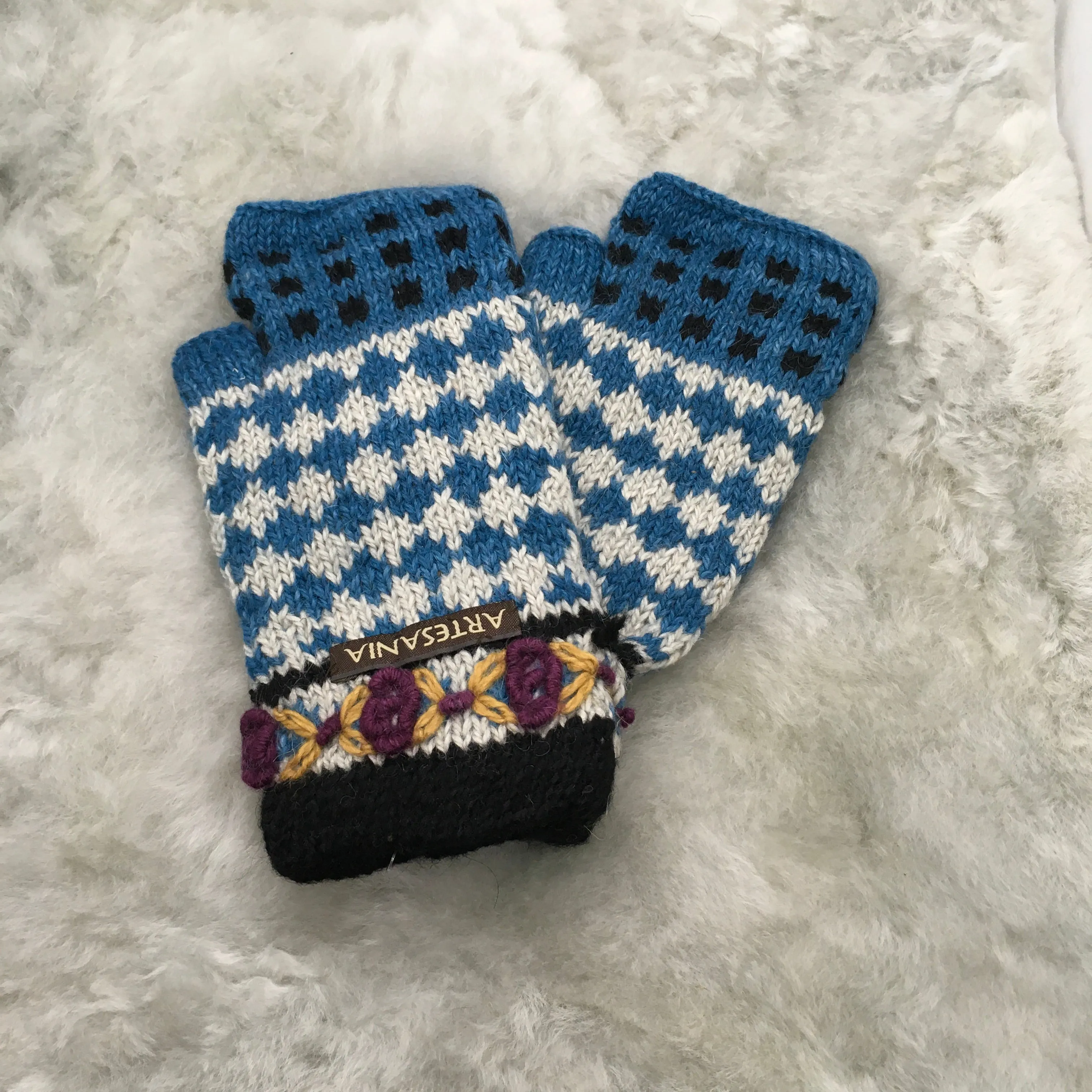 Festival Alpaca Gauntlets (Color Options)